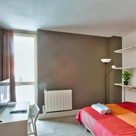 Chic And Spacious Apart Amaizing Terrace