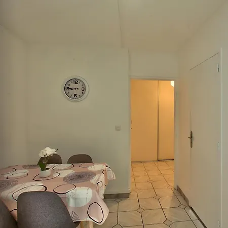 Chic And Spacious Apart Amaizing Terrace 아파트